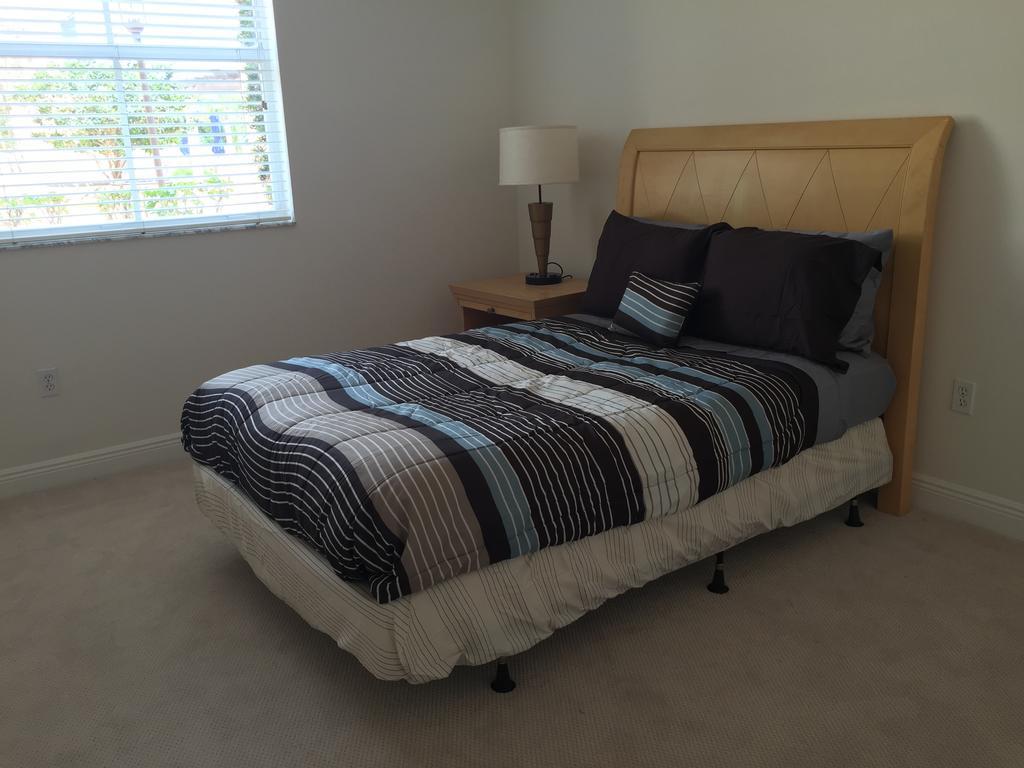 Lyx Suites At Merrick Park In קוראל גייבלס חדר תמונה