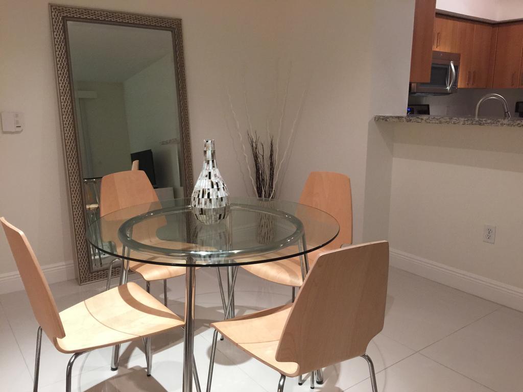 Lyx Suites At Merrick Park In קוראל גייבלס חדר תמונה
