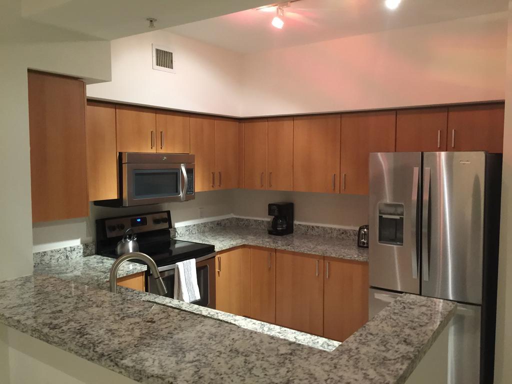 Lyx Suites At Merrick Park In קוראל גייבלס חדר תמונה